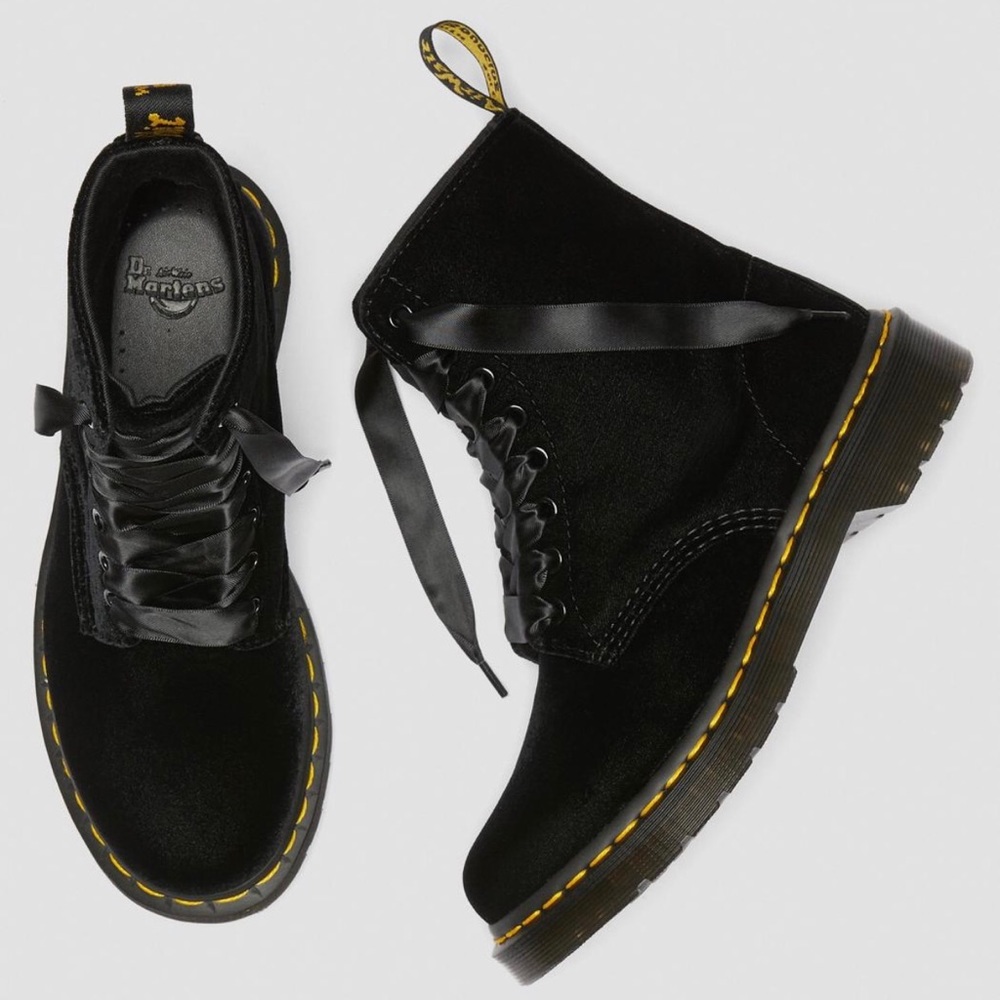 NIB Dr. Martens 1460 Black Velvet Boots 8